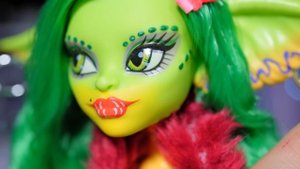 Greta Gremlin MONSTER HIGH Skullector: обзор и распаковка куклы