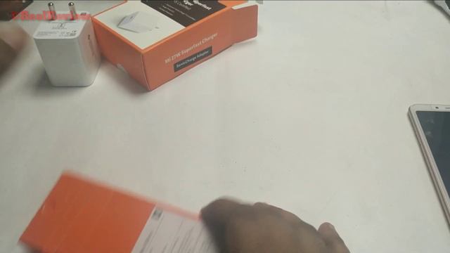 MI 27 Watt Super Fast Charger and Data Cable Unboxing, Hands on Overview MI 27 Watt Charger смотреть онлайн