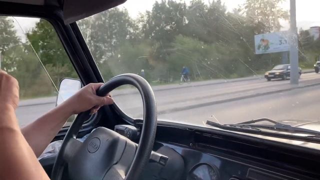 800/ Бур незаметно пробрался в машину! Едет в деревню с нами! Влог смотреть онлайн