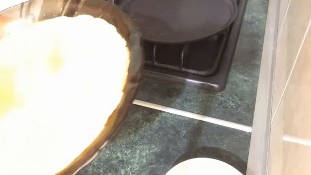 Блинчики  с мясной начинкой в виде мешочков . Просто и вкусно !
