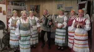 Народный фольклорный коллектив "Заря-Заряница" - Ой сад во дворе.