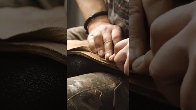Прошивка подошвы Goodyear welted⚒️ #обувь #rrshoes #goodyearwelted #кожанаяобувь #обувьручнойработы