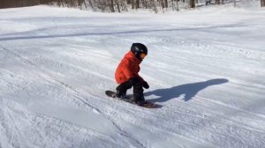 Мальчик 4 года сноубордист Дети на сноуборде Экстремальное катание Rafael   4 year old snowboarder