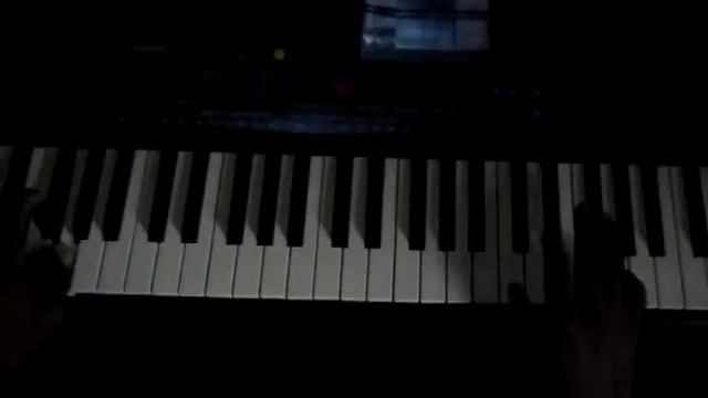 romântica internacional tocada em um teclado yamaha PSR 220 смотреть онлайн