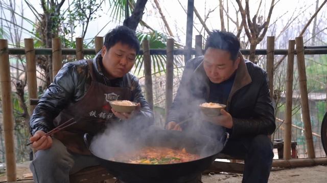 30斤牛肺，二弟做“辣鹵牛肺”，口感勁道，哥倆搶著吃 ｜Mukbang【鐵鍋視頻】