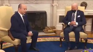 Байден спит