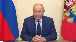 «Нужно быть как можно ближе к людям!»: Путин поговорил по видеосвязи с губернатором Курской области