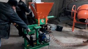 Станок для изготовления "лего" кирпича