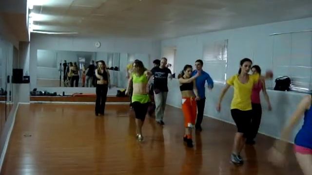 Реггетон с Надей Борисовой. Школа танцев "MiraMe" (Москва) смотреть онлайн