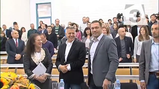 Димитър Бербатов и Кубрат Пулев в НСА смотреть онлайн