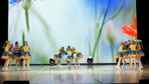 "Дзяучынка-беларусачка" Ансамбль танца "Зубренок" группа "ЯГОДКА"