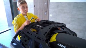 Новый квадрик BRP против  БЕНЗО-ПИЛЫ.Что пошло НЕ так?Распаковка и установка кофр на квадрик...