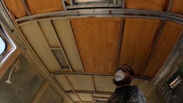 Tubby the 76 GMC Motorhome prepping for foam board insulation смотреть онлайн