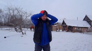 НЕ ОЖИДАЛИ ТАКОГО ОТ ЗРИТЕЛЕЙ. РАЗБИРАЮ ФЕРМУ И СПАСАЕМ СЕНО ОТ СНЕГА. ЖИЗНЬ В ДЕРЕВНЕ