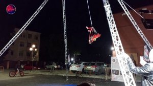 Укротительница. Выступление воздушных гимнастов.