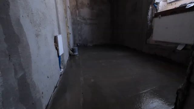 Заливка цементно песчаной стяжки, армированной стеклопластиковой арматурой, с водяным тёплым полом