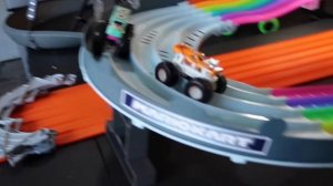HOT WHEELS MONSTER TRUCKS RAINBOW ROAD TOURNAMENT - PART 1! MONSTER TRUCK DIE CAST RACING!