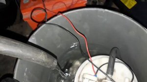 Бюджетная промывка радиатора печки из старого топливного насоса
