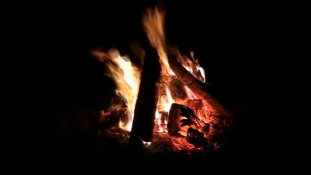 Relaxing Crackling Fireplace with Cozy Fireplace Sounds. Огонь Для медитации, снятия стресса, сна смотреть онлайн