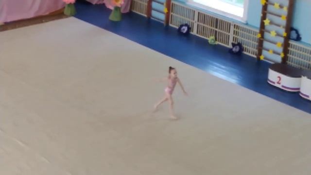 Первые полгода в гимнастике)) ? вторые соревнования.. смотреть онлайн