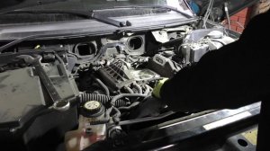 Замена патрубков отопителя снятие генератора на ревизию на Range Rover 4,2 Ленд Ровер 2006  1часть