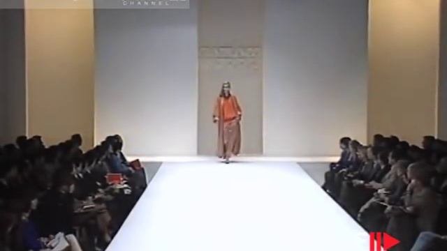 Gianfranco Ferrè Autumn Winter 1992 1993 Milan 5 Of 8 Pret A Porter Woman By FashionChannel