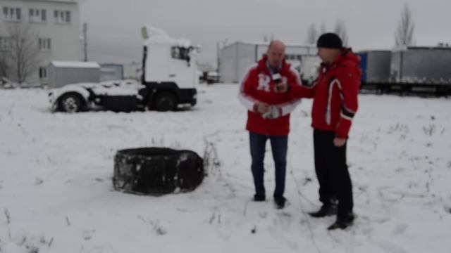 Как зажечь шину в мороз на трассе смотреть онлайн