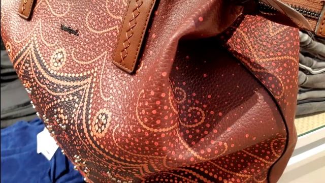 Prague. Обзор женской сумки испанского бренда Desigual. Прага шоппинг (10) смотреть онлайн