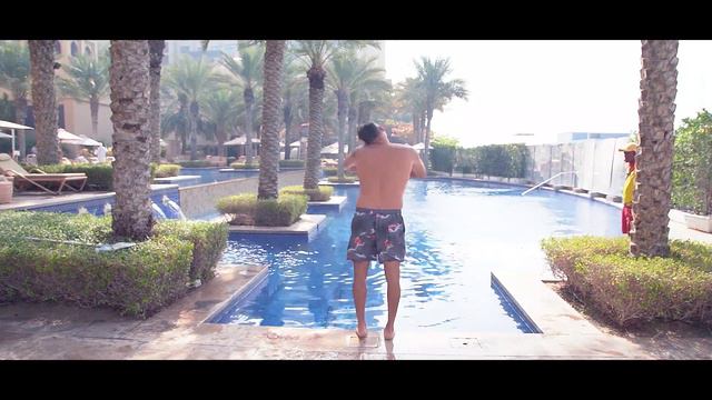 Dane Bowers takes his holiday at Fairmont The Palm to Another Level смотреть онлайн