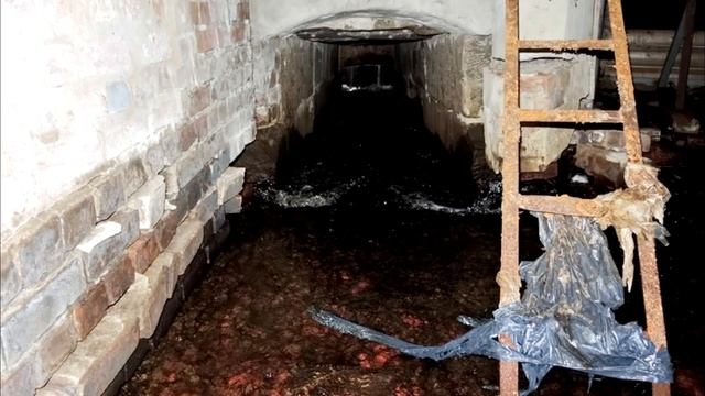 Гранитные блоки подземных каналов Соловецкого монастыря смотреть онлайн