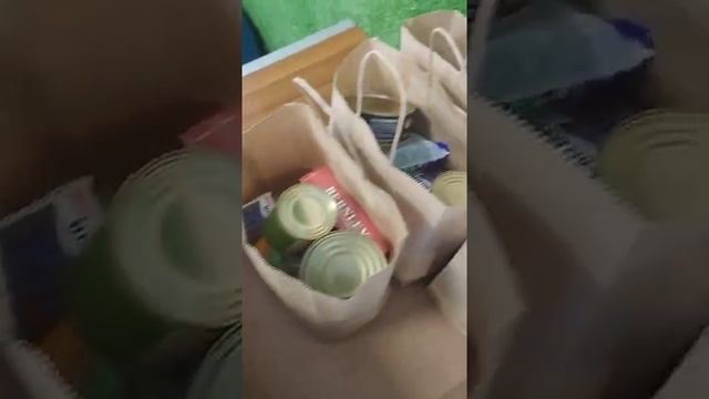 #помощьлюдям Расфасовали 10 продуктовых наборов для Бабушек. Спасибо Вам за помощь