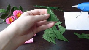 ШИПОВНИК из гофрированной бумаги. Мастер-класс. Цветы из бумаги.