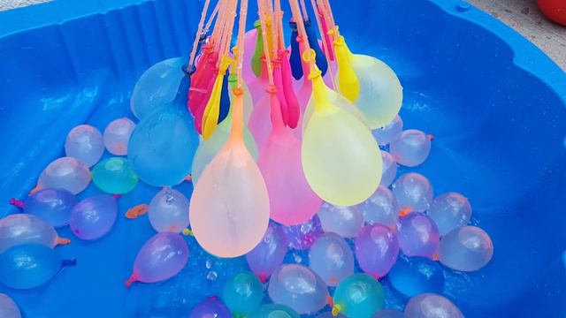 Water Balloon Bomb / HOW TO FILL 100+ MAGIC WATER BALLOONS / V BALLOON