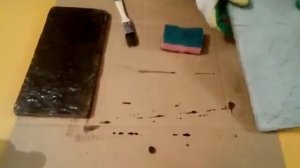 Покраска плитки НЕВОДНОЙ ореховой морилкой  и выравнивание губкой. Форма №205.