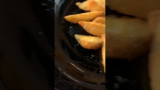 Картошечка с соусом.Очень вкусная!?#лайфстайлблог #едимвкусно #блоггер #ужиндома #едадома  #осень?