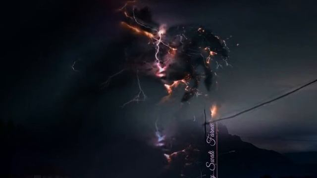 •SWATI FARNÆ• Анимация изображения «Уацилла» смотреть онлайн