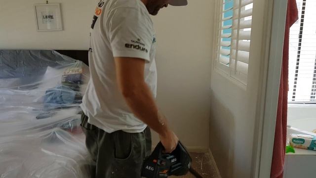 AEG 18V Brushless Handheld Dust Extractor Vacuum смотреть онлайн