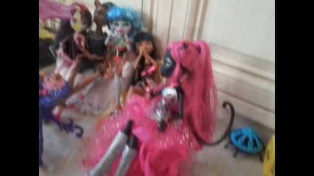 провальное выступление в кафе Дракулауры смотреть онлайн