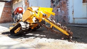 Самоходный траншеекопатель на гусеничном ходу TLC-130A (производство Япония)