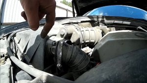 МЕРСЕДЕС CLK208 ЗАМЕНА ДАТЧИКА ДМРВ