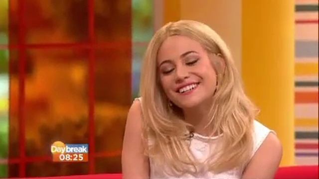 Pixie Lott - Interview - Daybreak (07/03/2014) смотреть онлайн