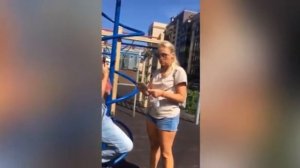 B Петербурге женщина пыталась выгнать с площадки детей с аутизмом