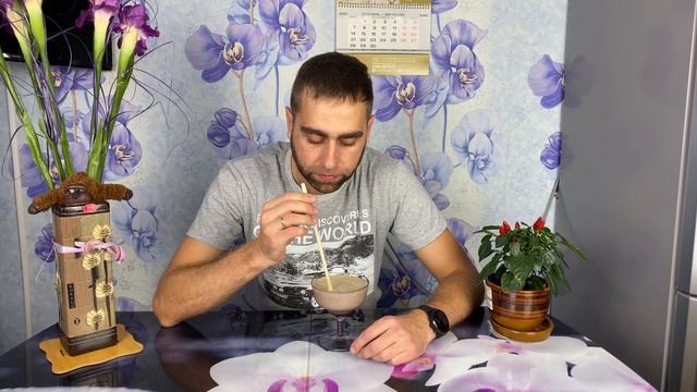 Милкшейк с халвой. Простой и быстрый рецепт молочного коктейля.