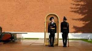 Смена почётного караула в Кремле. クレムリンの衛兵交代