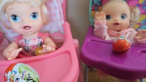 Куклы Пупсики Беби Элайв кушают / Pretend play with Baby Alive Doll / Открываем сюрпризы - Зырики Т