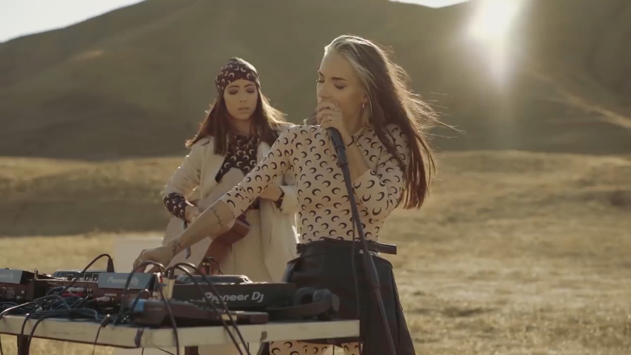 Giolì & Assia - #DiesisLive @Calanchi of Centuripe смотреть онлайн