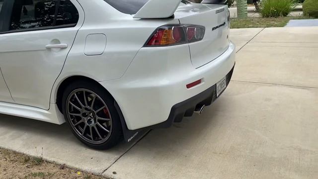 2013 Mitsubishi Evolution GSR review with (David’s Garage) смотреть онлайн