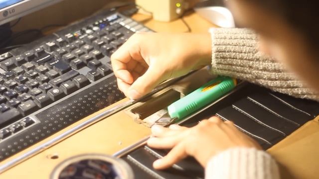 Как отреставрировать дверные карты.