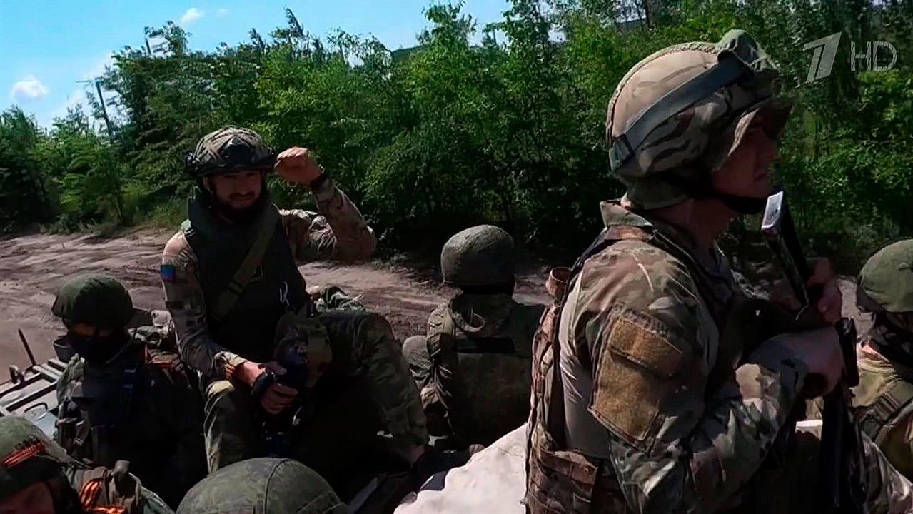Круглосуточно на боевом дежурстве танкисты батальона "Август" громят позиции украинских боевиков