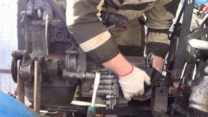 УСТАНОВКА ДВИГАТЕЛЯ И КПП ОКА НА ТРАКТОР